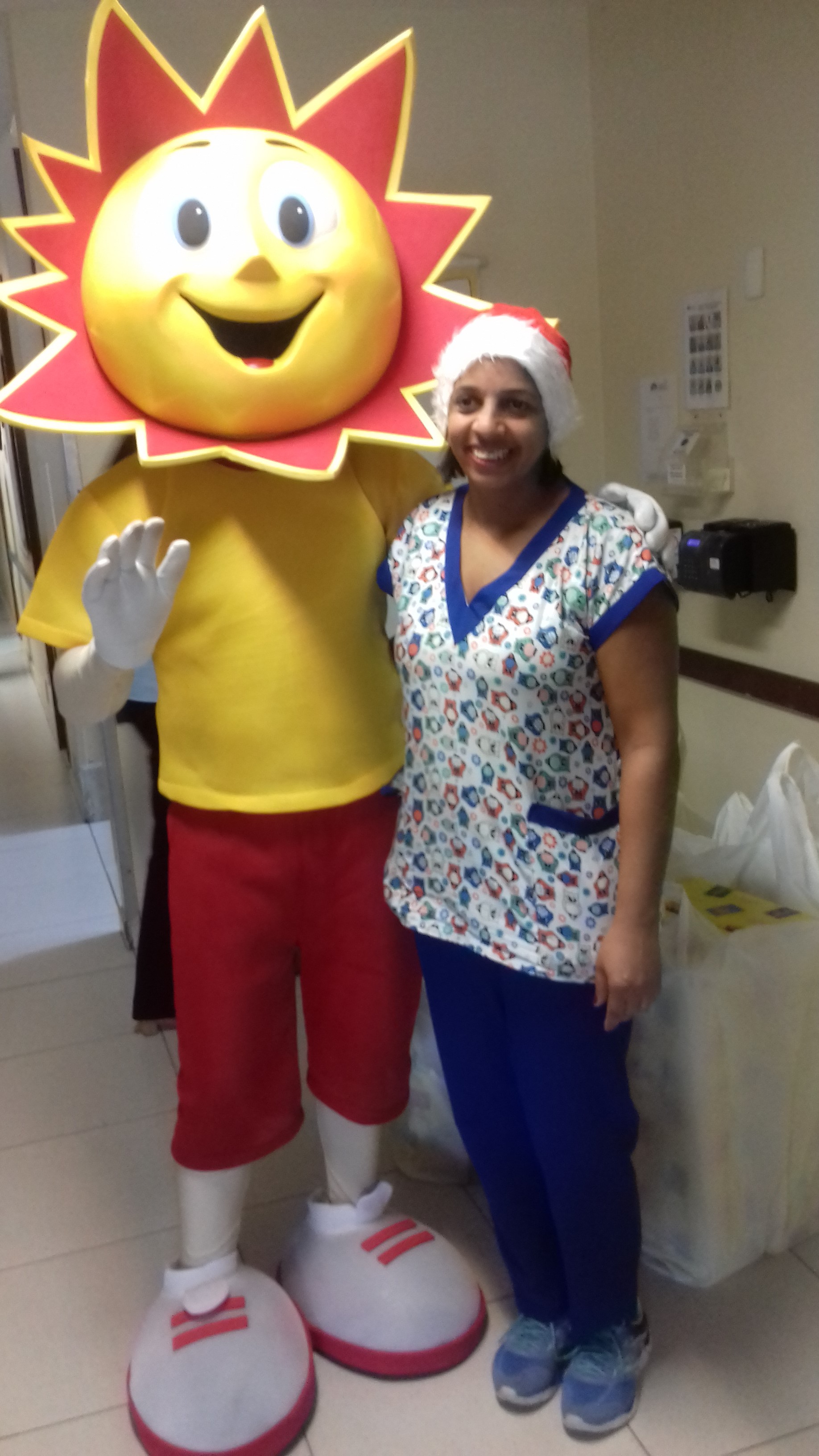 Ri Happy faz doação de brinquedos ao Hospital Varela Santiago